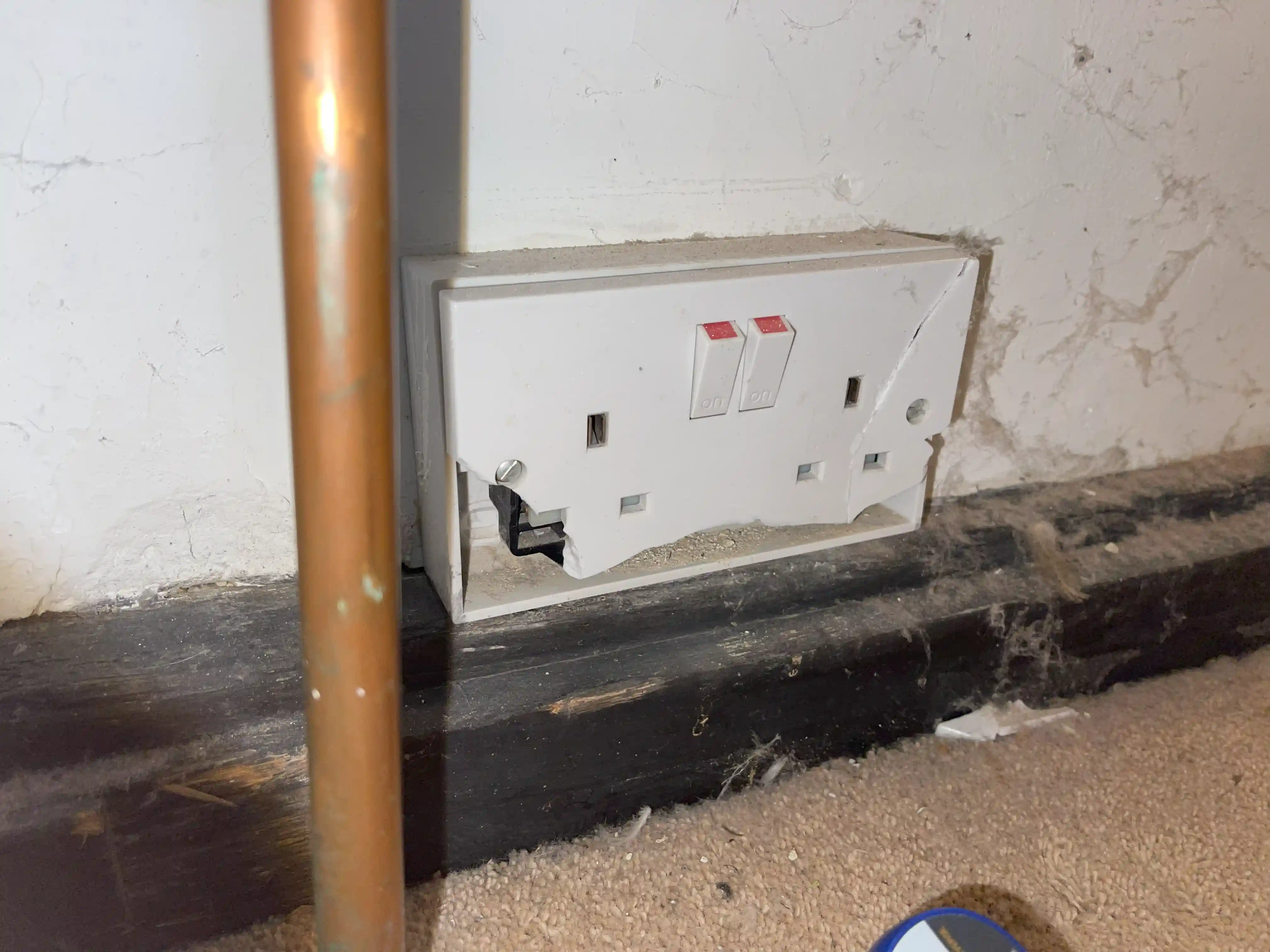 24 Hours Emergency Electrician near Petworth